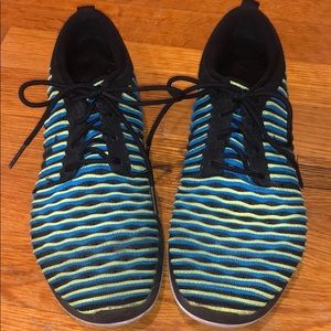 women’s nike sneakers size 7